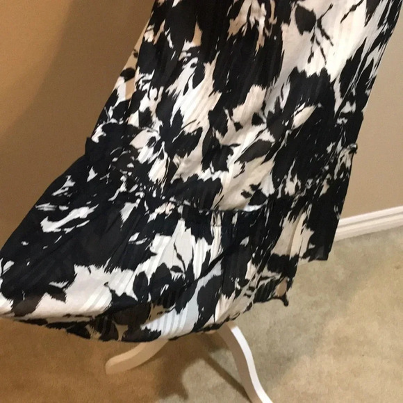 LOFT Black and White Floral Cotton Dress with Adjustable Straps & Ruffle Hem-8 - Picture 9 of 11